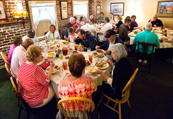 mrs. wilkes dining room photos